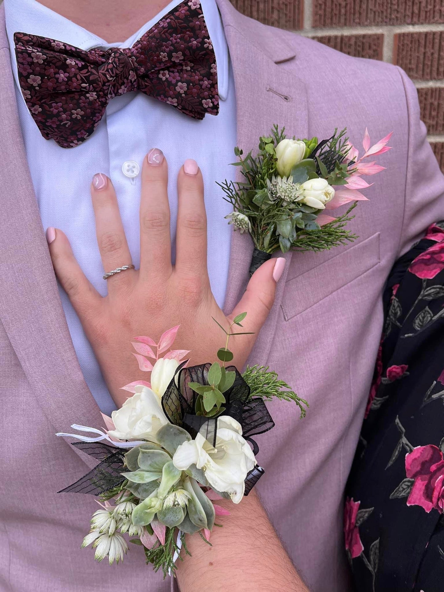 Small Graduation in Bloom Wristlet (Fresh Florals)